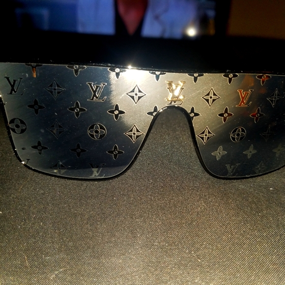 Accessories - Sunglasses